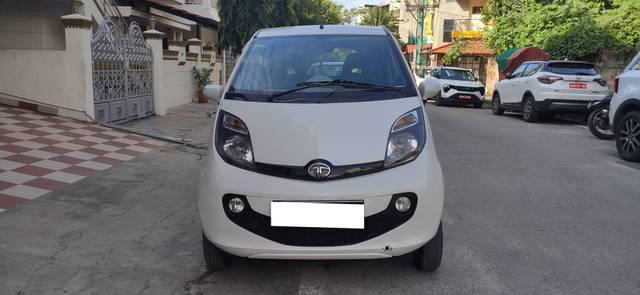 https://images10.gaadi.com/usedcar_image/4081578/original/processed_8fe26eb098da1915594b1b7f9f98e8c4.jpg?imwidth=6400