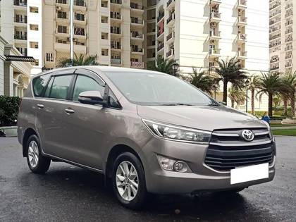 Toyota Innova Crysta 2.4 G MT BSIV