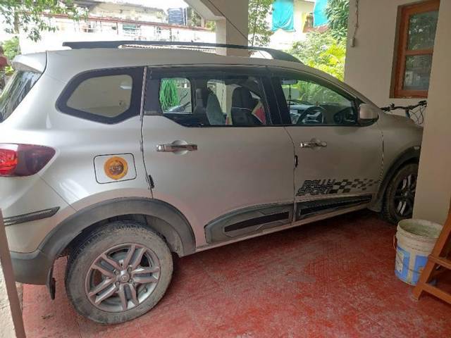 https://images10.gaadi.com/usedcar_image/4081657/original/processed_6200d41f-1cd1-4f16-b25f-082ac7cbc9b9.jpg?imwidth=6400