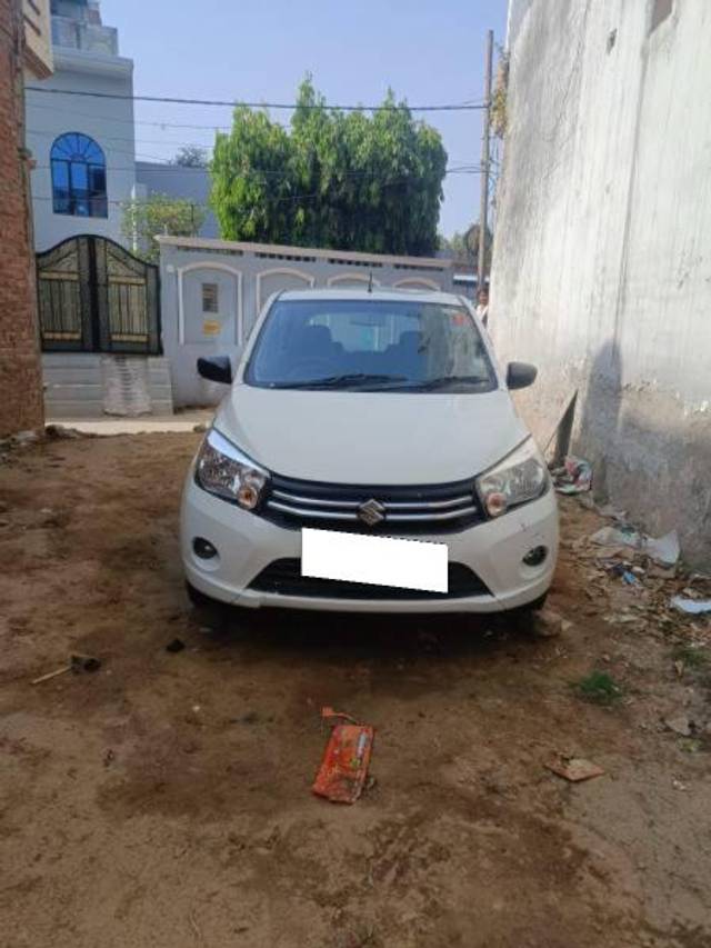 https://images10.gaadi.com/usedcar_image/4081700/original/processed_ef3d5e56-5a73-4bad-8a17-288ee5004c72.jpg?imwidth=6402