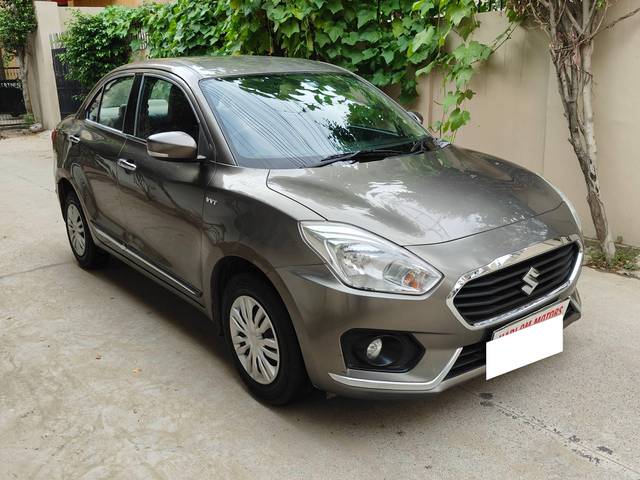 https://images10.gaadi.com/usedcar_image/4081707/original/processed_8e8424d25313f61b65b3a492bb4af51c.jpg?imwidth=6400