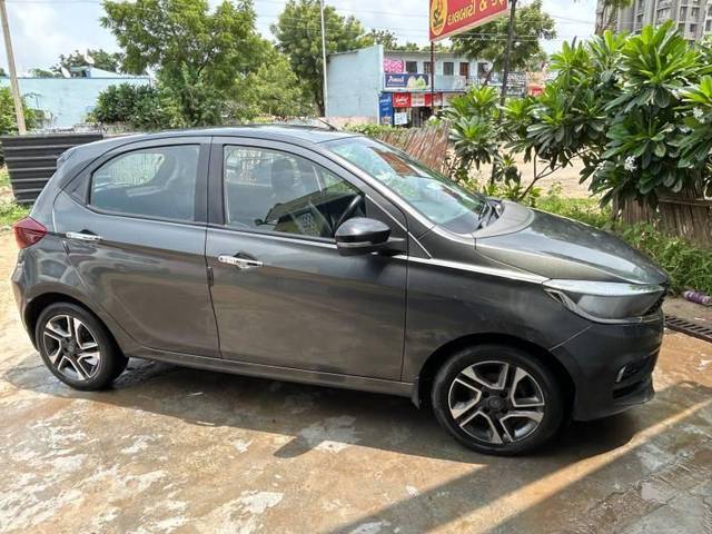 https://images10.gaadi.com/usedcar_image/4081947/original/processed_e657a4fe-b9e6-4252-a537-5e2b924d0fb2.jpeg?imwidth=6400