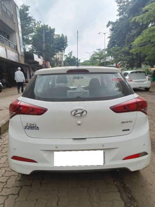 https://images10.gaadi.com/usedcar_image/4082060/original/processed_2e543e3e-e2e6-4f4e-9847-ef3ca897d99f.jpeg?imwidth=6401