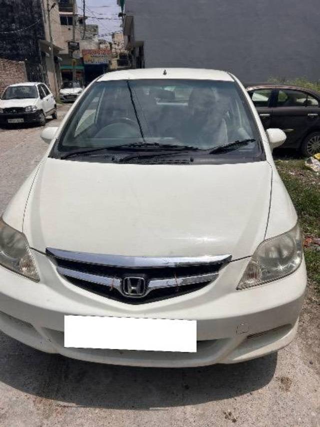 https://images10.gaadi.com/usedcar_image/4082098/original/processed_5fff7d5e-19ea-4a89-9f2b-23ecfdceb565.jpeg?imwidth=6400