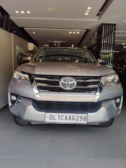 Toyota Fortuner 2.8 4WD AT BSIV