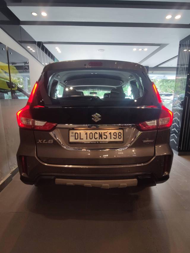 https://images10.gaadi.com/usedcar_image/4082194/original/processed_8ca4f68255c724872ed726f5416c3562.jpg?imwidth=6401