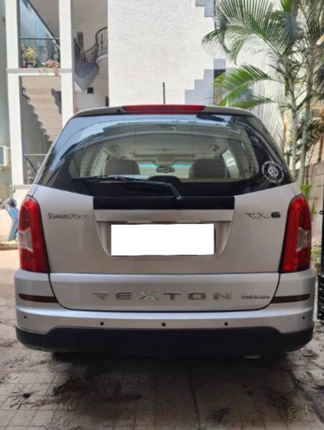 https://images10.gaadi.com/usedcar_image/4082355/original/processed_b5d7d792-941a-4bc3-898d-f30667bca682.jpg?imwidth=6401