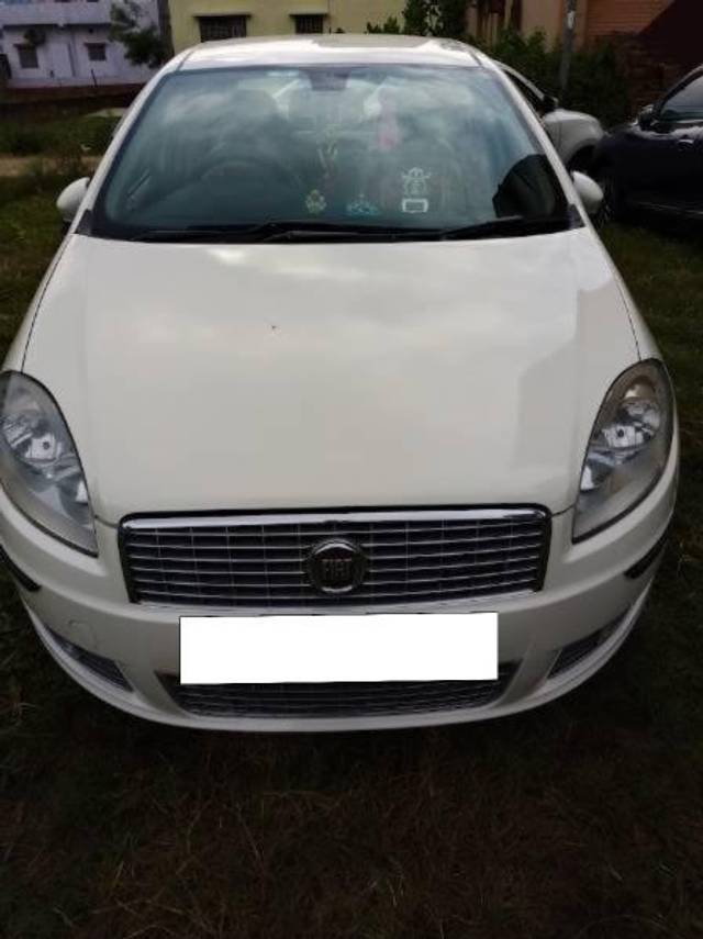 https://images10.gaadi.com/usedcar_image/4082399/original/processed_c91d8d5c-572f-4396-ba02-2327fa447d00.jpg?imwidth=6400