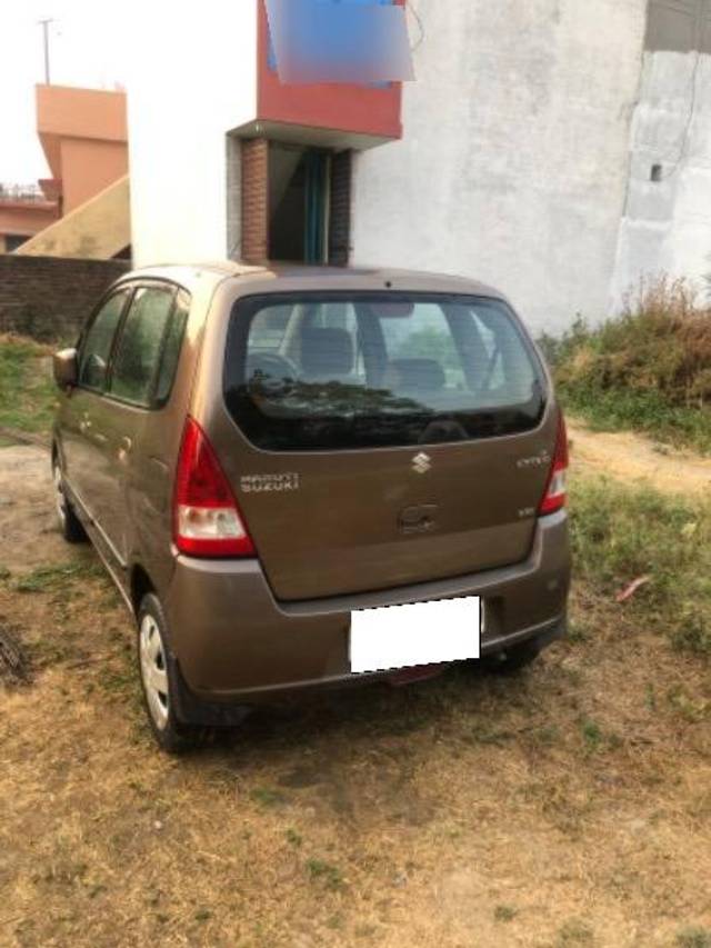 https://images10.gaadi.com/usedcar_image/4082545/original/processed_ba57c835-5dd6-4116-afd6-217962fc76f1.jpeg?imwidth=6402