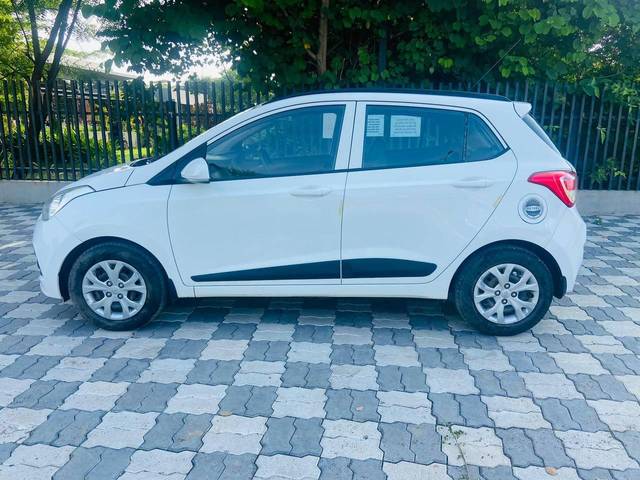 https://images10.gaadi.com/usedcar_image/4082584/original/processed_7ed4a0f9776bc16d5582ad80df023715.jpg?imwidth=6402