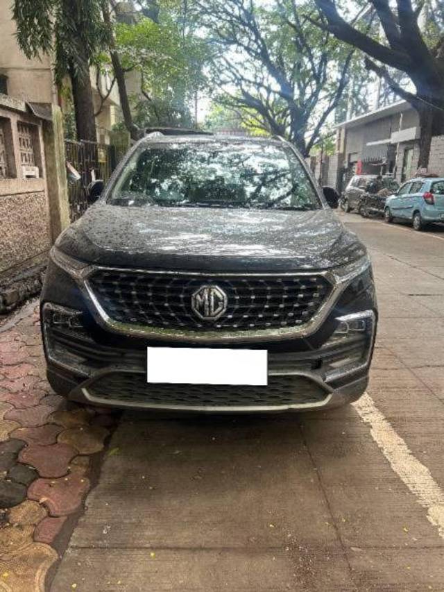 https://images10.gaadi.com/usedcar_image/4082587/original/processed_50e70d66-9711-4b59-9643-755a5158aede.jpeg?imwidth=6402