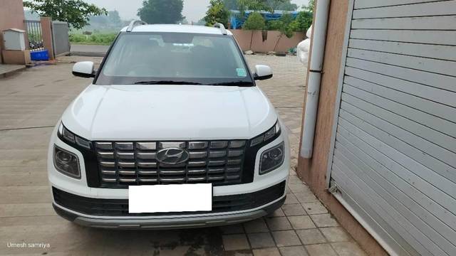 https://images10.gaadi.com/usedcar_image/4082665/original/processed_91d1338d-b3a8-4651-b19b-197231b58761.jpg?imwidth=6400