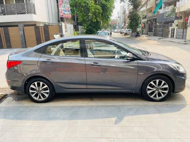 https://images10.gaadi.com/usedcar_image/4082859/original/processed_a7863294-7437-4d89-8d52-c270b2e7842a.jpg?imwidth=6401