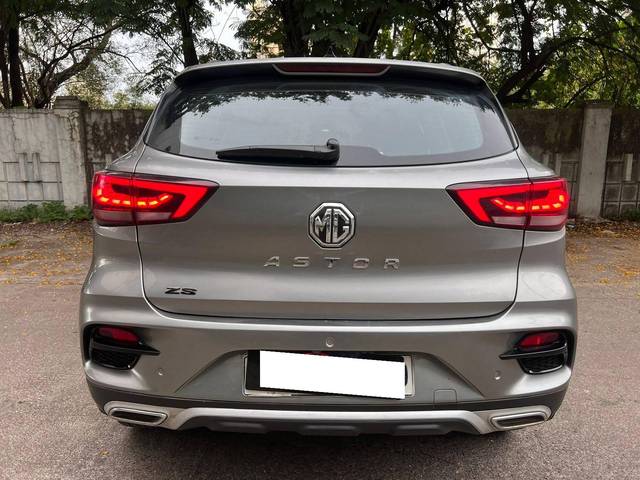 https://images10.gaadi.com/usedcar_image/4083086/original/processed_a2474d07fa149438c45c9b3451b4805b.jpg?imwidth=6402