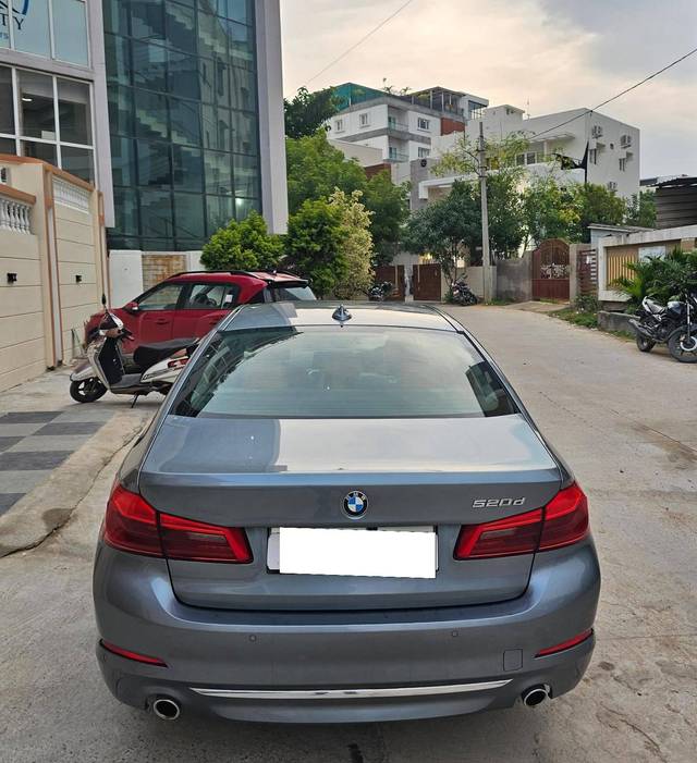 https://images10.gaadi.com/usedcar_image/4083156/original/processed_20c7ee1181d47c2d43c18b84a8b6df6c.jpeg?imwidth=6402