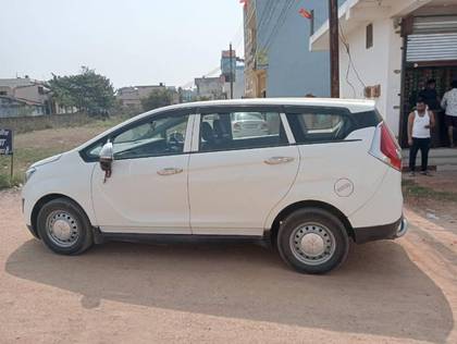 Mahindra Marazzo M2 8Str BSVI