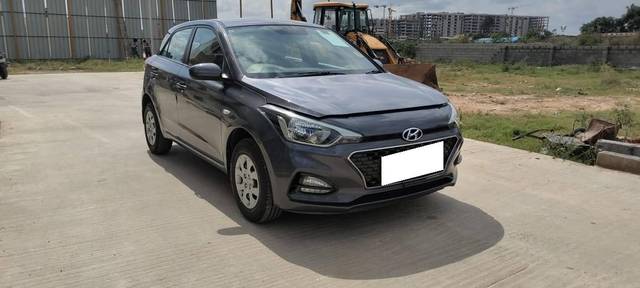 https://images10.gaadi.com/usedcar_image/4083618/original/processed_5bbfbf032a732a9dceb5275a88a18478.jpg?imwidth=6400