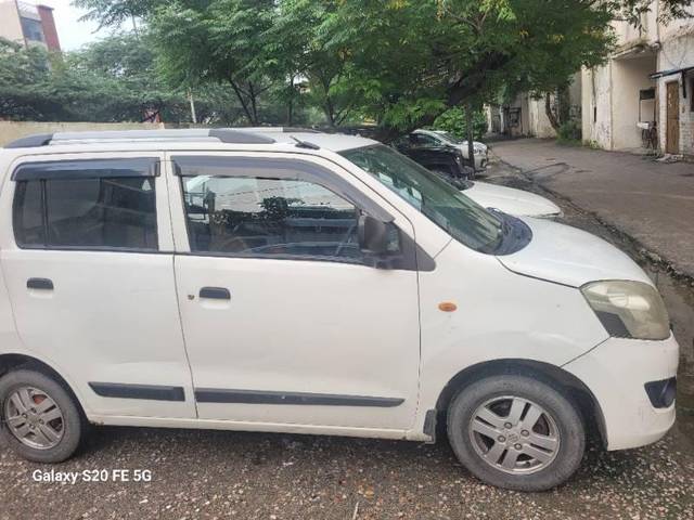 https://images10.gaadi.com/usedcar_image/4083680/original/processed_3ebe3872-bd5b-4141-811c-32b90c540561.jpg?imwidth=6401