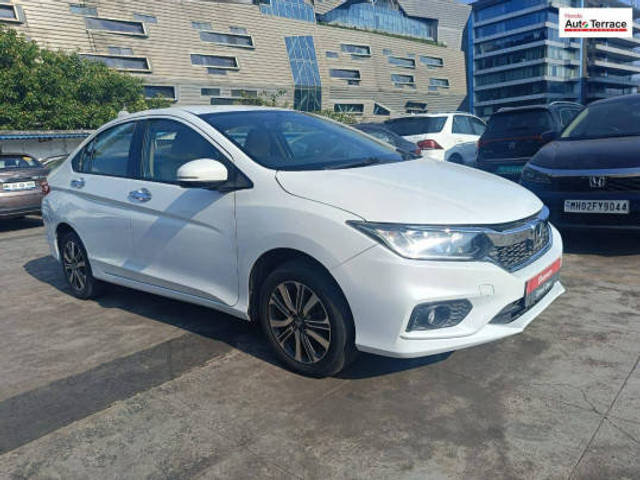 https://images10.gaadi.com/usedcar_image/4083729/original/af7d200be3cdf18e41e27f491de49f19.jpg?imwidth=6400