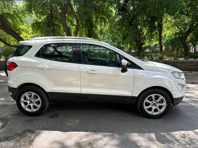 https://images10.gaadi.com/usedcar_image/4083882/original/ad0b2aa137749c6b76dc457fc6827e48.jpg?imwidth=6401