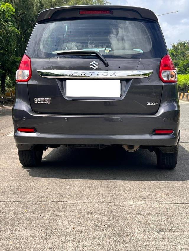 https://images10.gaadi.com/usedcar_image/4084059/original/processed_e6f7cdcaa2101633c47ab8e2bae3cea8.jpeg?imwidth=6402