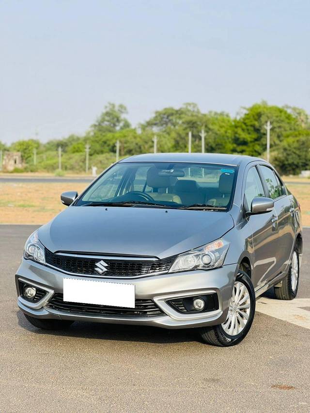 https://images10.gaadi.com/usedcar_image/4084221/original/processed_1c546e6fa1190db7df21a48901ef427a.jpeg?imwidth=6402