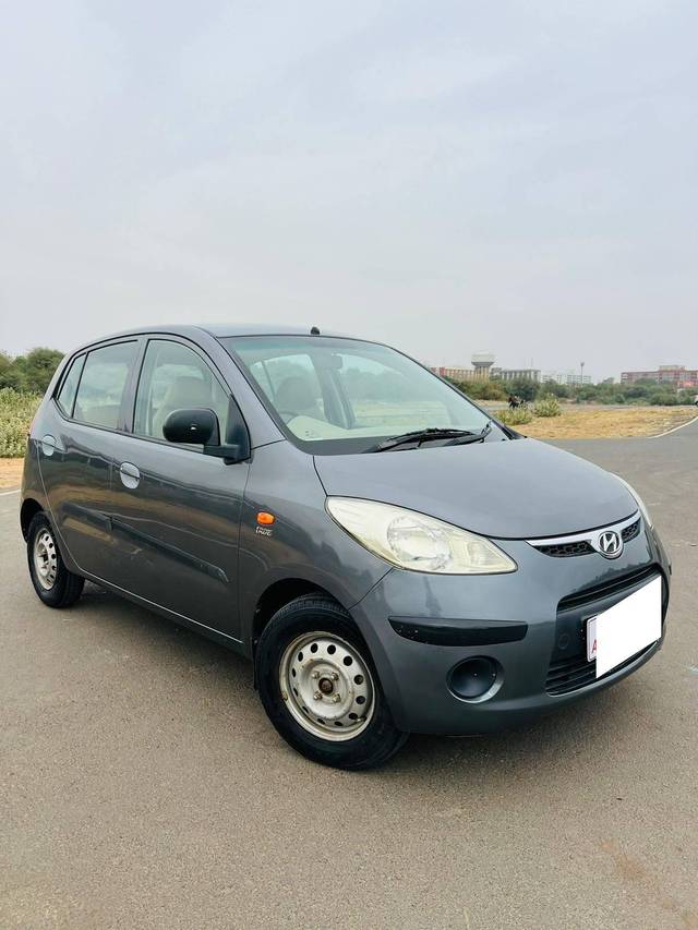 https://images10.gaadi.com/usedcar_image/4084240/original/processed_59897f26625e76af973ef4d9f2bfcf84.jpeg?imwidth=6400