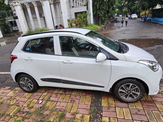 https://images10.gaadi.com/usedcar_image/4084324/original/processed_5af1339dab933b4a73770472c704a72d.jpg?imwidth=6401