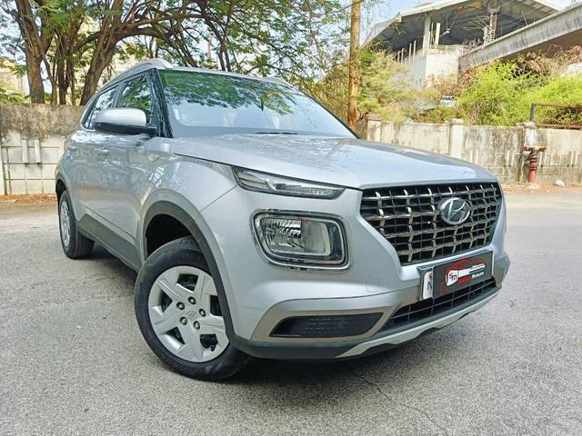 https://images10.gaadi.com/usedcar_image/4084339/original/processed_e4c529007143b685cfa01aa836fc6565.jpeg?imwidth=6400