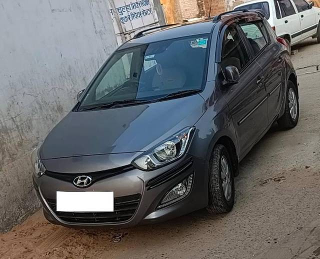 https://images10.gaadi.com/usedcar_image/4084727/original/processed_d3d70984-88fc-4a7c-b192-0fca927e8eba.jpg?imwidth=6400