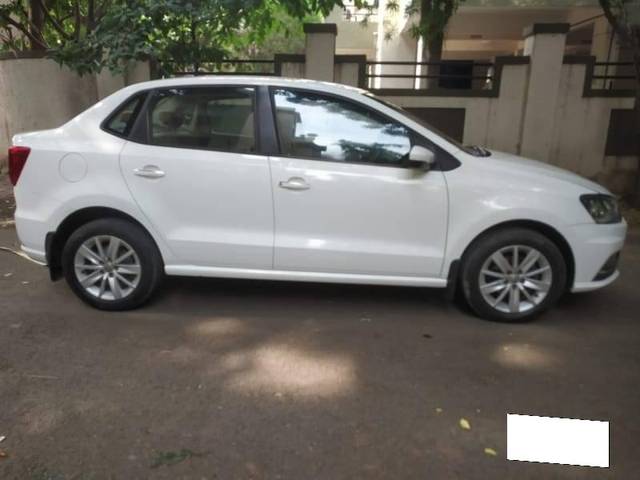 https://images10.gaadi.com/usedcar_image/4086540/original/processed_449000901f4b6558a98280c25f1c324f.jpg?imwidth=6401