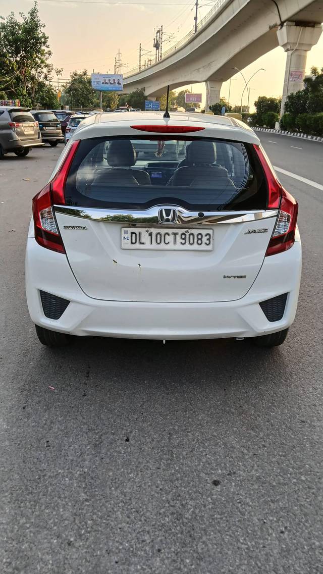 https://images10.gaadi.com/usedcar_image/4086563/original/processed_270421e33f84a81e179cef9252916860.jpg?imwidth=6401