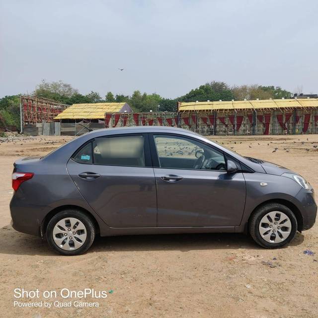 https://images10.gaadi.com/usedcar_image/4086698/original/processed_76e7adca5a9e5c583db8e9e36e2c4a2d.jpg?imwidth=6401