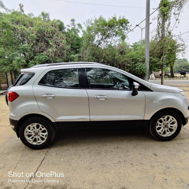 https://images10.gaadi.com/usedcar_image/4086709/original/processed_6308c4e057d5fa7253f4d5198b984051.jpg?imwidth=6401