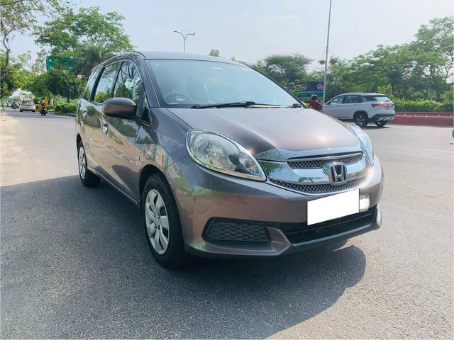 https://images10.gaadi.com/usedcar_image/4087312/original/processed_982101f619198c8dff82724802d6a78f.jpg?imwidth=6400