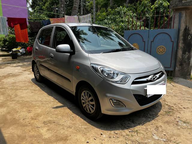 https://images10.gaadi.com/usedcar_image/4087334/original/processed_aafe8368f1172cf54adba272420a9350.jpg?imwidth=6400