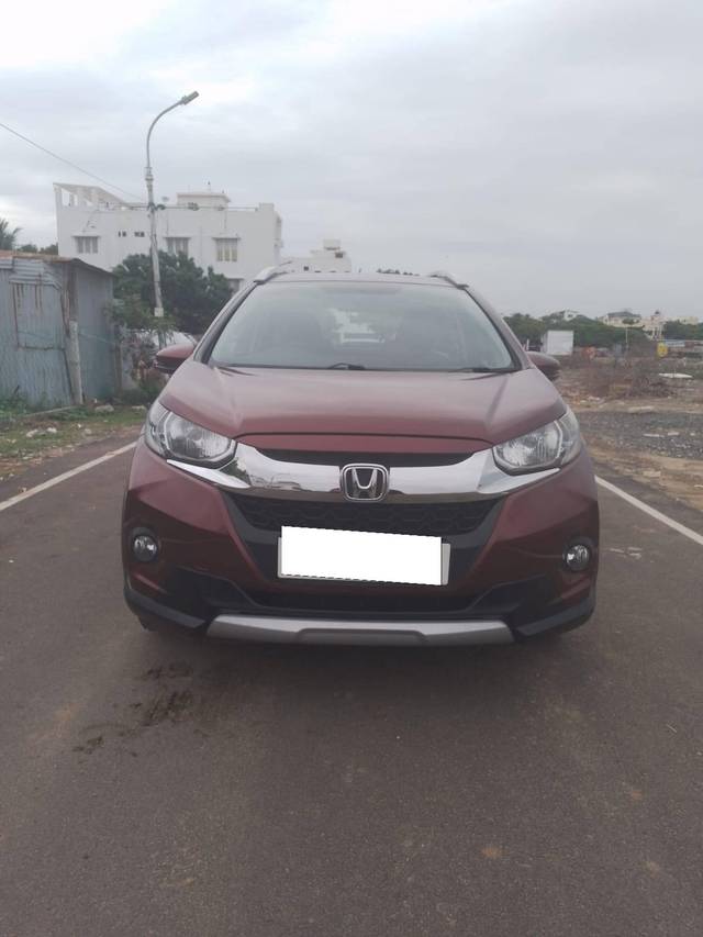 https://images10.gaadi.com/usedcar_image/4087411/original/processed_dc1ef502cc266b8bb967178cd7b90531.jpg?imwidth=6400