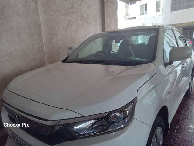 https://images10.gaadi.com/usedcar_image/4087425/original/processed_86b3d162-deee-44af-bda8-61f73c0542a2.jpg?imwidth=6400