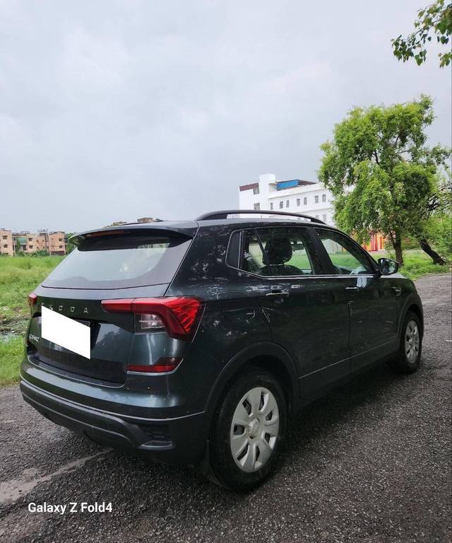 https://images10.gaadi.com/usedcar_image/4087544/original/processed_4c77480cc8245941b5bb33d6c7a11594.jpg?imwidth=6401