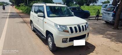 Mahindra TUV 300 T8