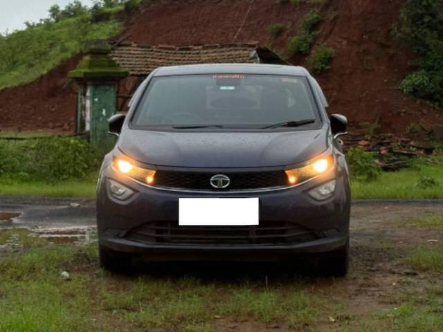 https://images10.gaadi.com/usedcar_image/4087698/original/processed_387365f0-58e3-4978-a547-7a400a68ce9e.jpeg?imwidth=6400