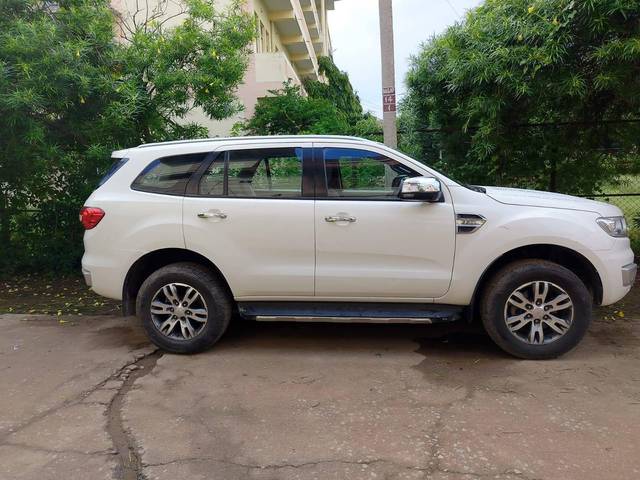 https://images10.gaadi.com/usedcar_image/4087802/original/processed_6f2be024-1756-4ecb-8a4f-df9c0ceeb0ee.jpg?imwidth=6401