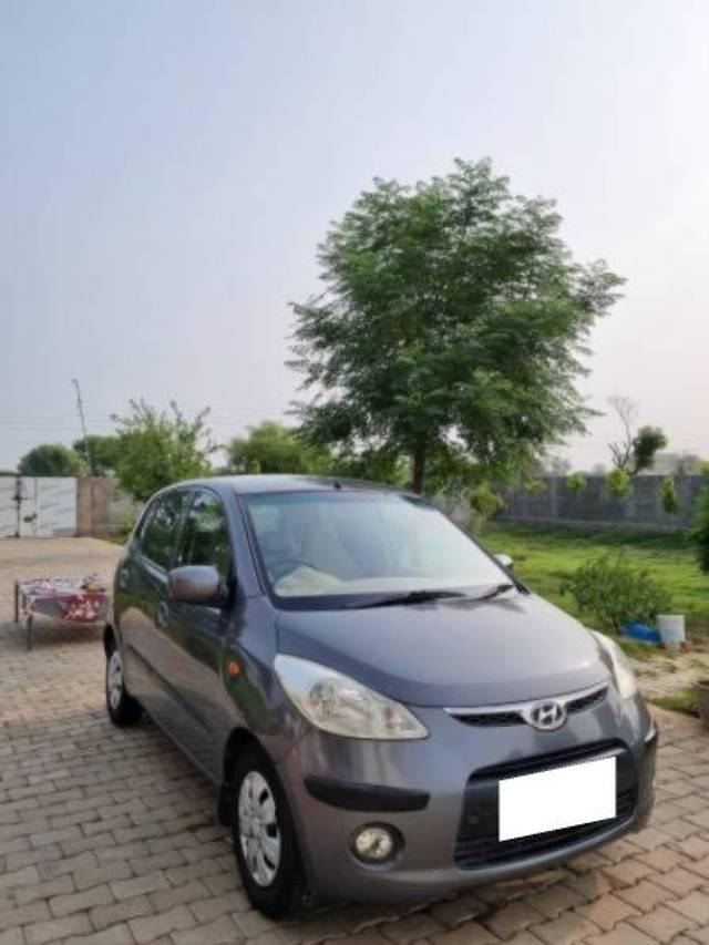 https://images10.gaadi.com/usedcar_image/4087842/original/processed_7a58a79d-e30d-4c60-8623-9b02612718ed.jpeg?imwidth=6400