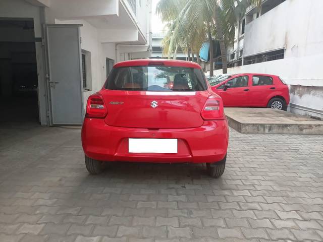 https://images10.gaadi.com/usedcar_image/4087925/original/processed_0b175ba52d6653e131e9dcc2c33006a0.jpg?imwidth=6402