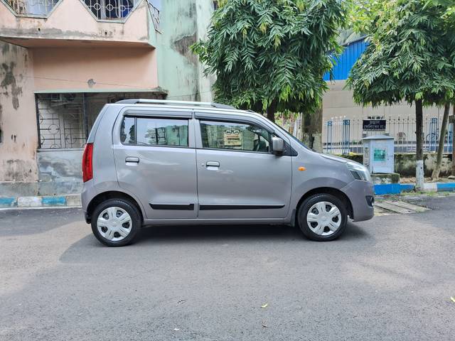 https://images10.gaadi.com/usedcar_image/4088122/original/146d8182a6504c9bb9eb6520dbc7abd6.jpg?imwidth=6401