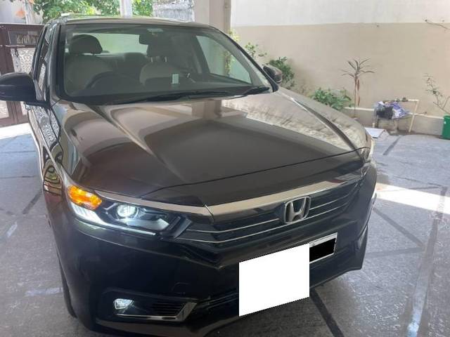 https://images10.gaadi.com/usedcar_image/4088158/original/processed_f076b6eb-a4b4-4d48-9f2e-74ca8ff0b4a0.JPEG?imwidth=6400