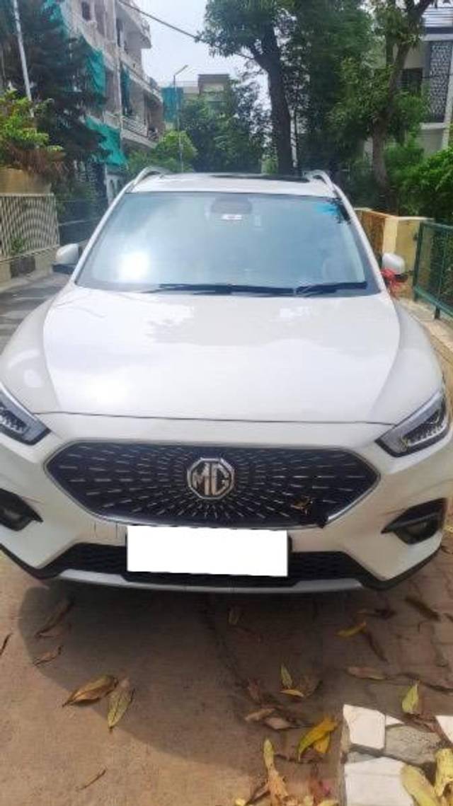 https://images10.gaadi.com/usedcar_image/4088216/original/processed_cf379ffa-48c5-4d2b-818c-6c0a43d26354.jpg?imwidth=6402