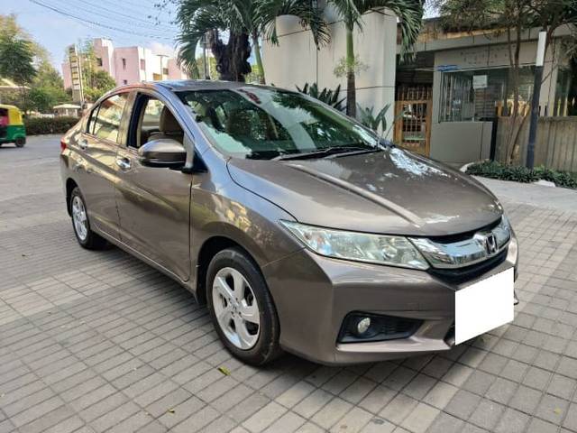 https://images10.gaadi.com/usedcar_image/4088222/original/a9a9f80373ef5de5c954cb73a5755658.jpg?imwidth=6400