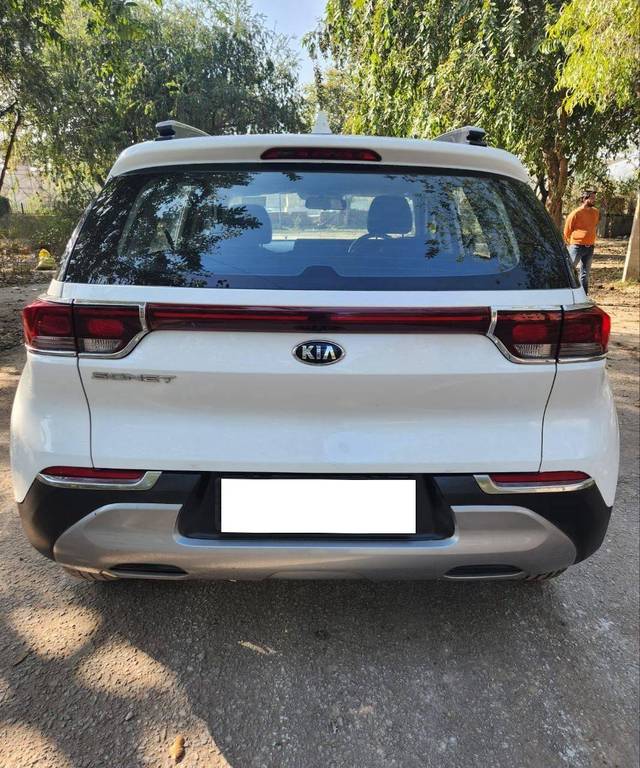 https://images10.gaadi.com/usedcar_image/4088699/original/processed_4ddd38628fda14dd7a42a18165ce0f40.jpg?imwidth=6401