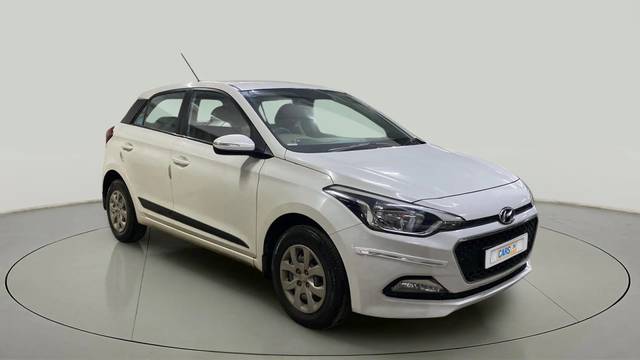 https://images10.gaadi.com/usedcar_image/4088844/original/32a8050e447661957a40502a07685af6.jpg?imwidth=6400